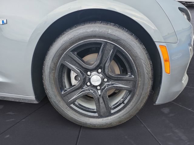 Used 2021 Chevrolet Camaro LT RWD image 9