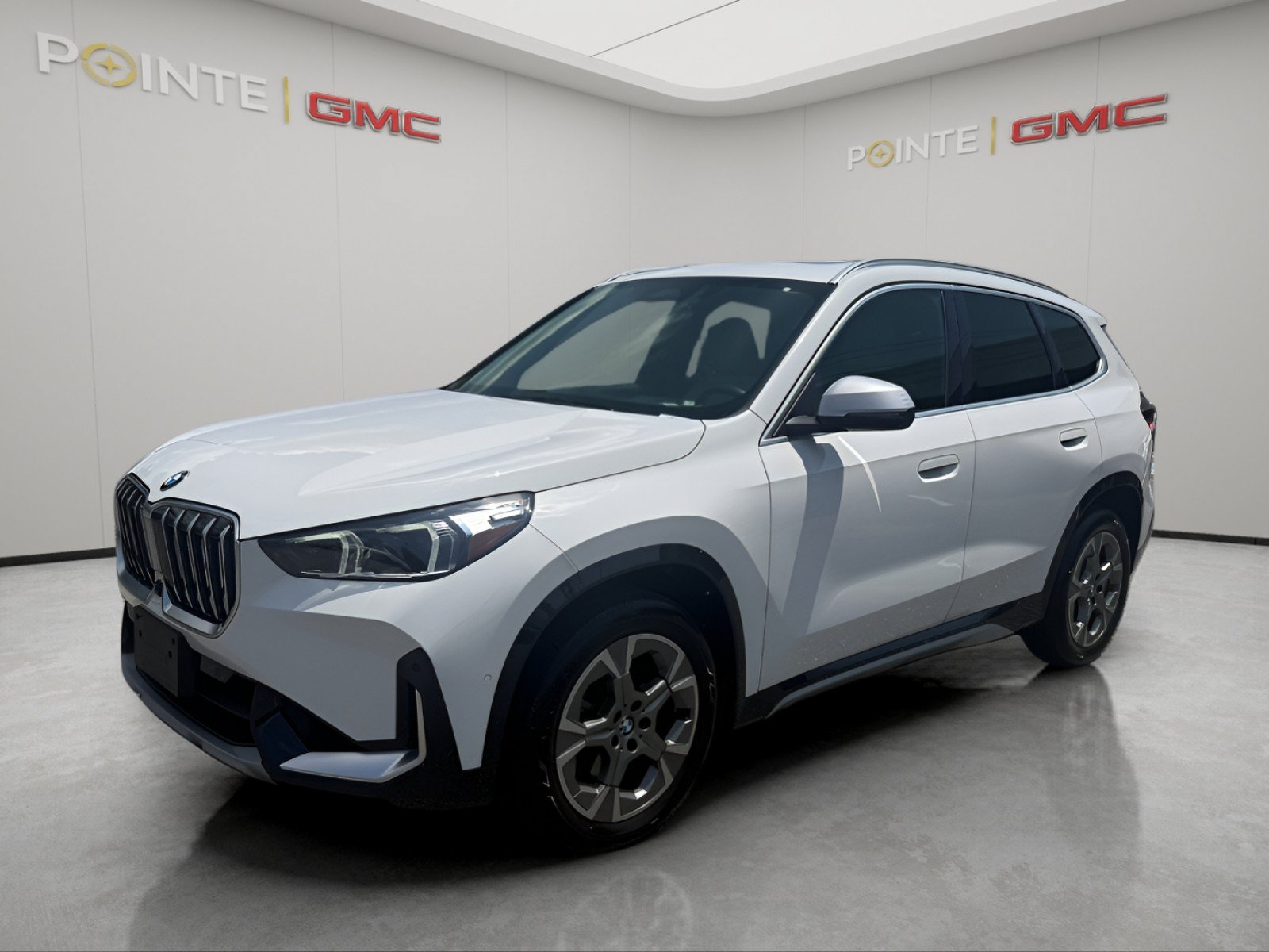 Used 2023 BMW X1 xDrive28i w/ Premium Package AWD/4WD image 3