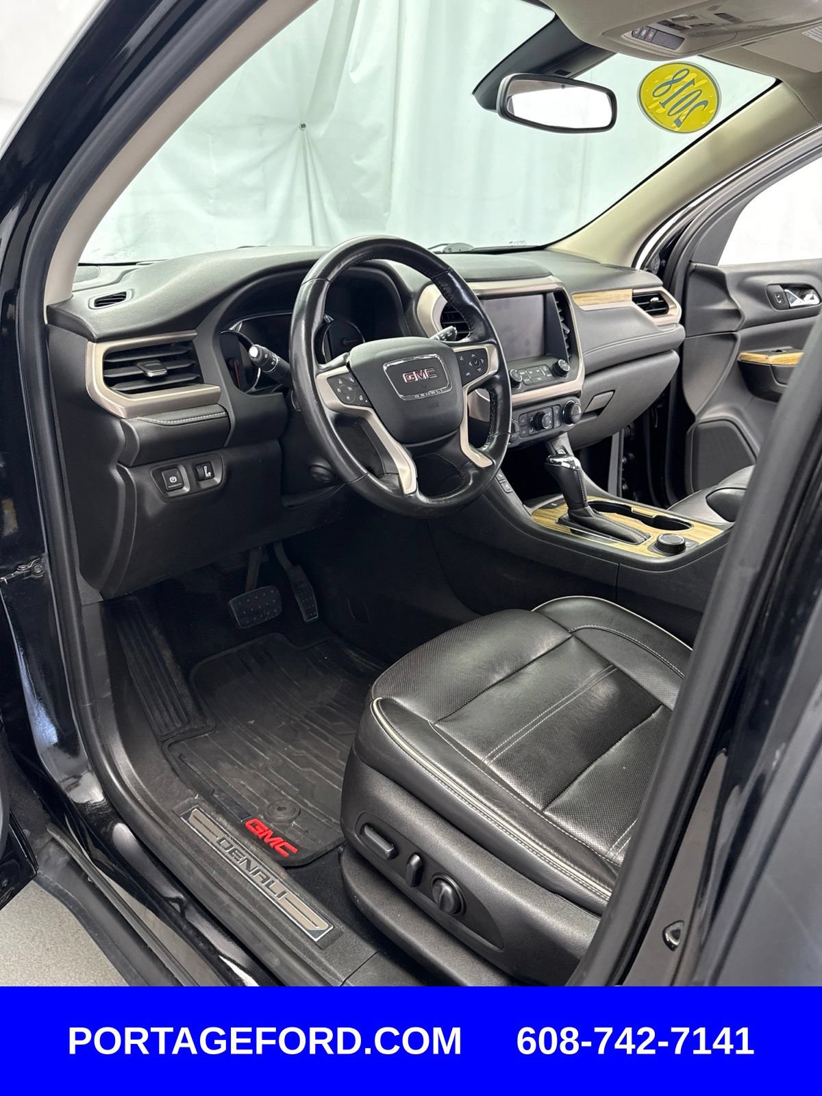 Used 2018 GMC Acadia Denali w/ Technology Package AWD/4WD image 9