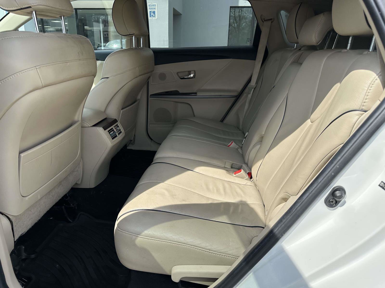 Used 2014 Toyota Venza XLE w/ XLE Premium Package image 17