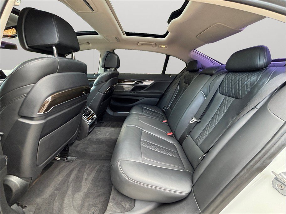 Used 2018 BMW 750i xDrive AWD/4WD image 40