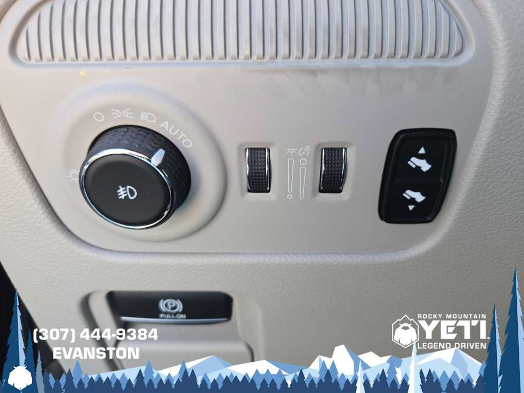 Used 2022 Jeep Wagoneer Series III w/ Rear Seat Video Group 1 AWD/4WD image 35