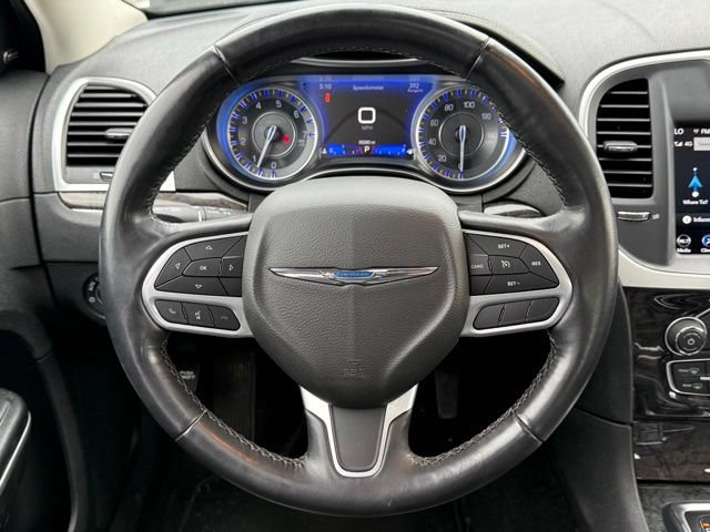 Used 2022 Chrysler 300 Touring L w/ Popular Equipment Group AWD/4WD image 8
