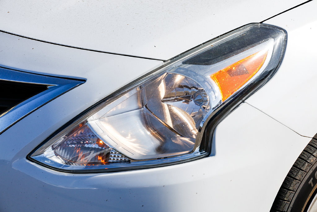 Used 2019 Nissan Versa SV FWD image 7