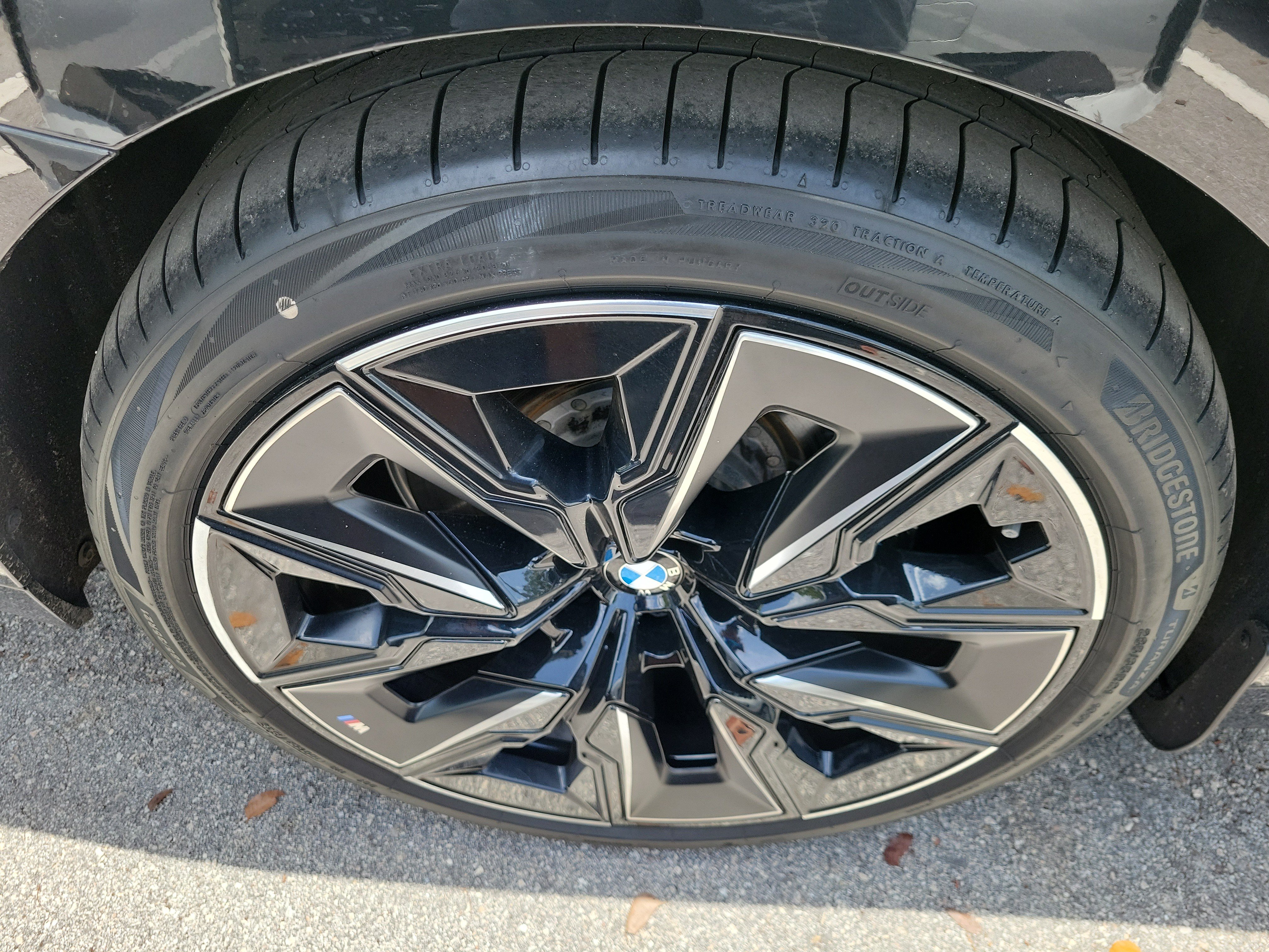 Used 2023 BMW i7 xDrive60 AWD/4WD image 5