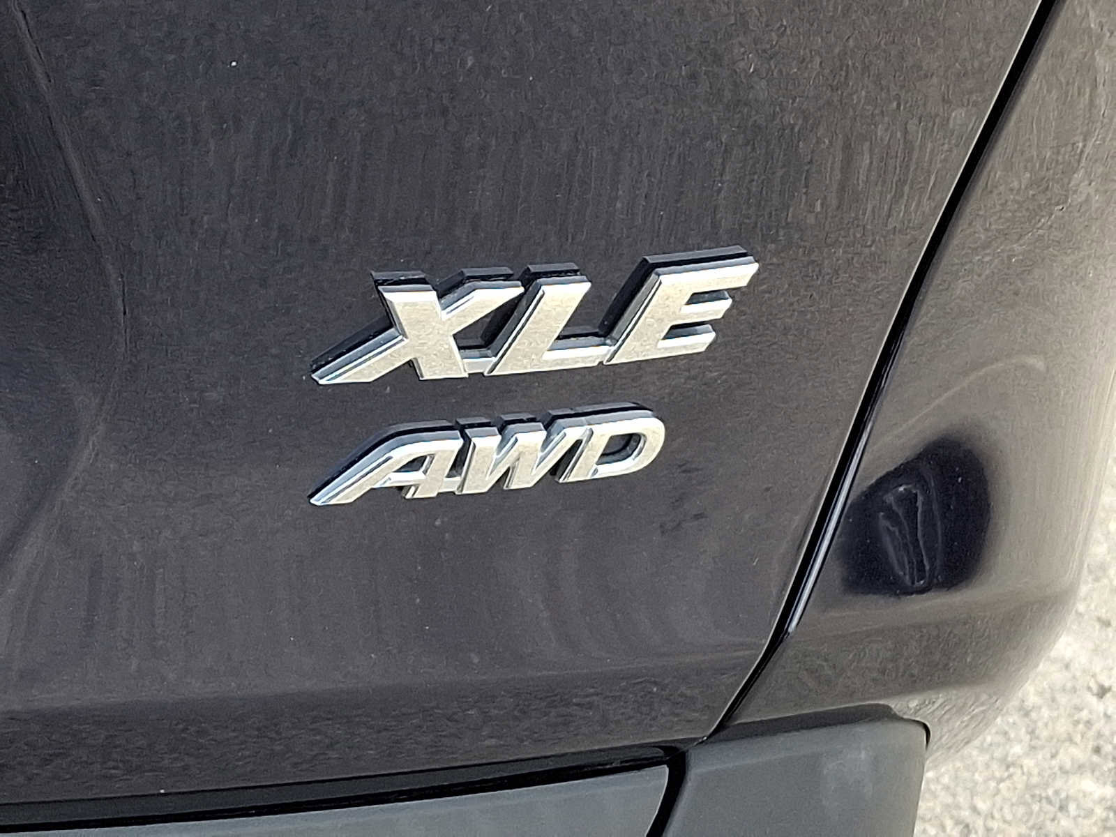 Used 2021 Toyota RAV4 XLE w/ Convenience Package image 34