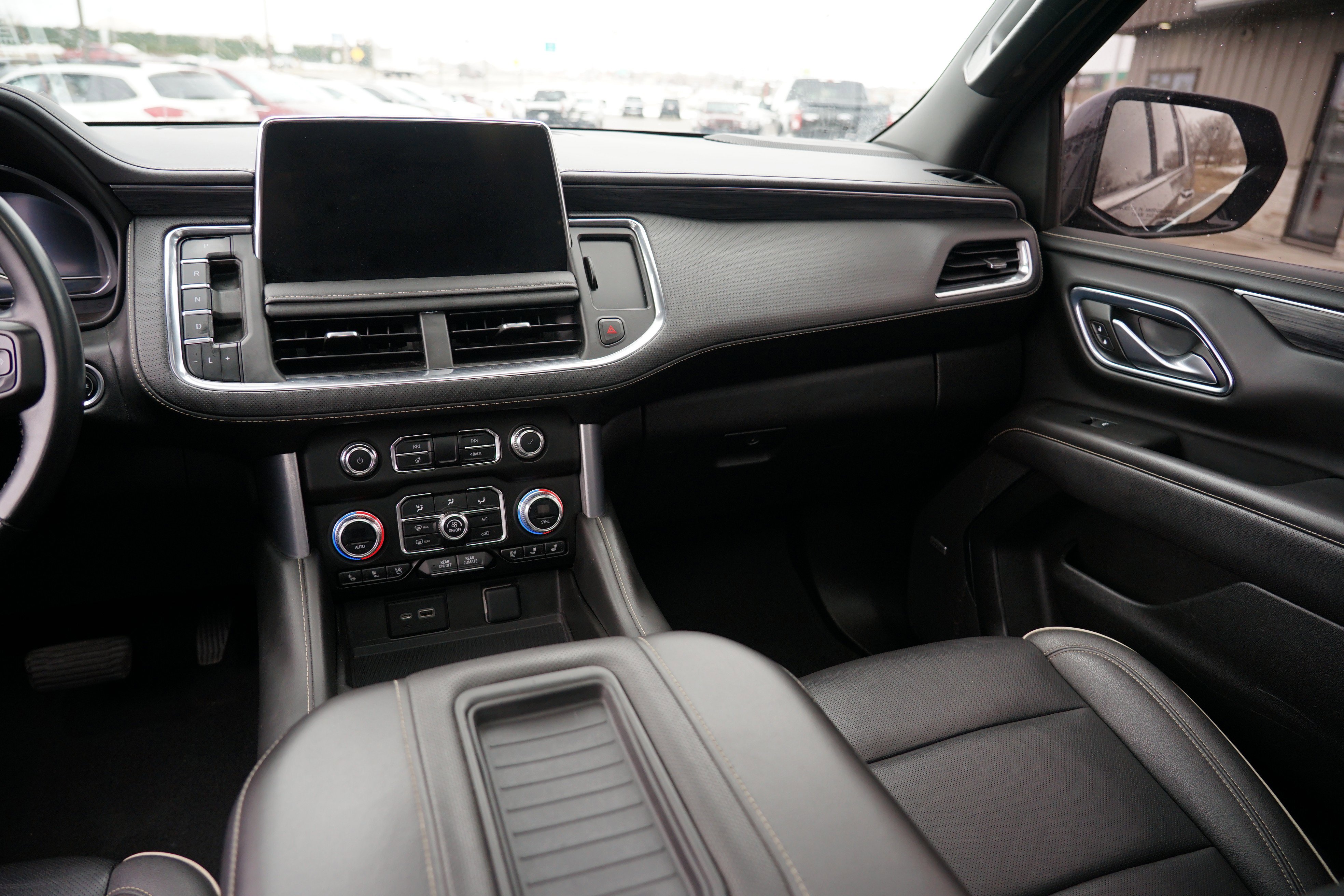 Used 2023 GMC Yukon XL SLT image 23