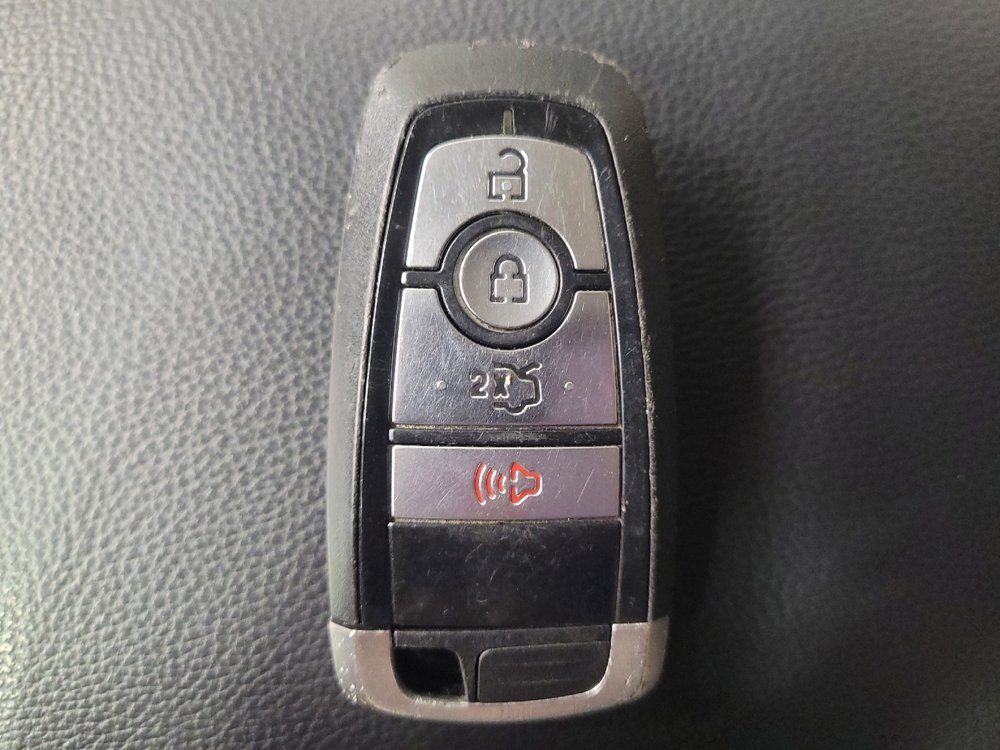 Used 2019 Ford Fusion SE image 32