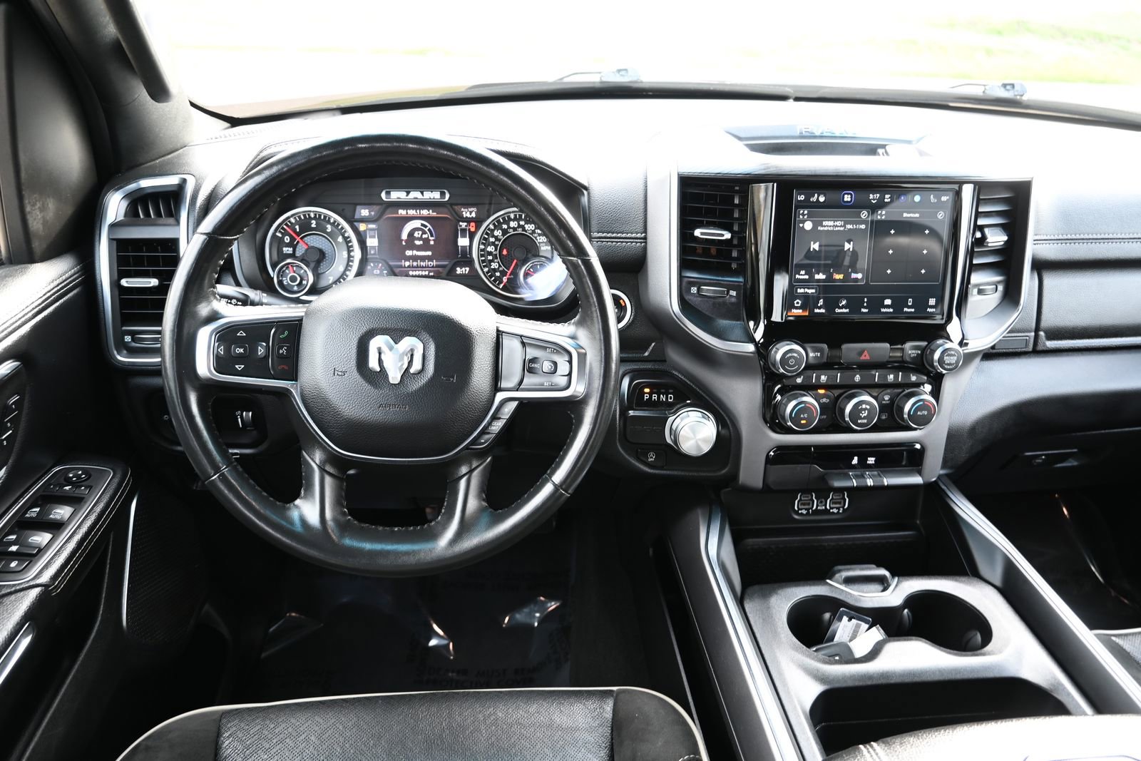 Used 2024 RAM 1500 Laramie image 18