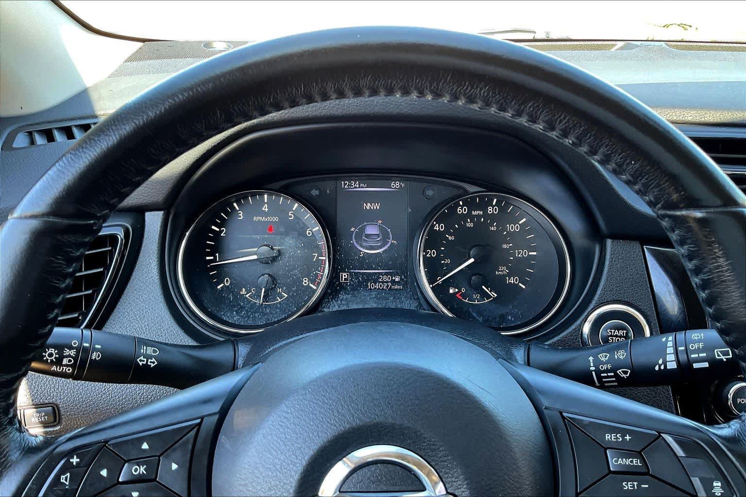 Used 2018 Nissan Rogue Sport SV w/ SV Technology Package FWD image 25