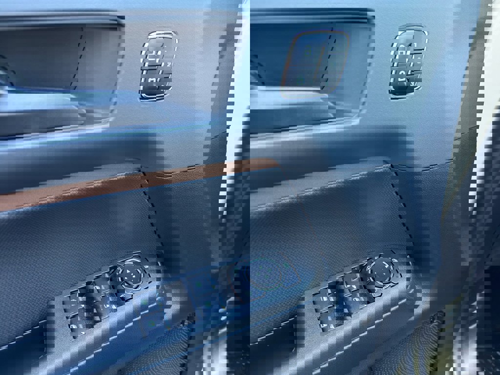 Used 2024 Ford Bronco Sport Outer Banks w/ Tech Package image 16