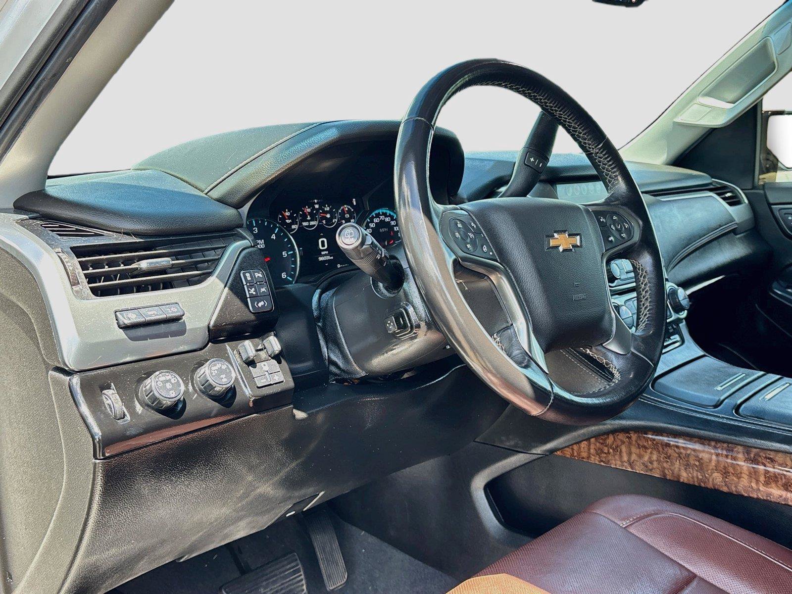 Used 2019 Chevrolet Suburban Premier w/ Premier Plus Edition AWD/4WD image 9