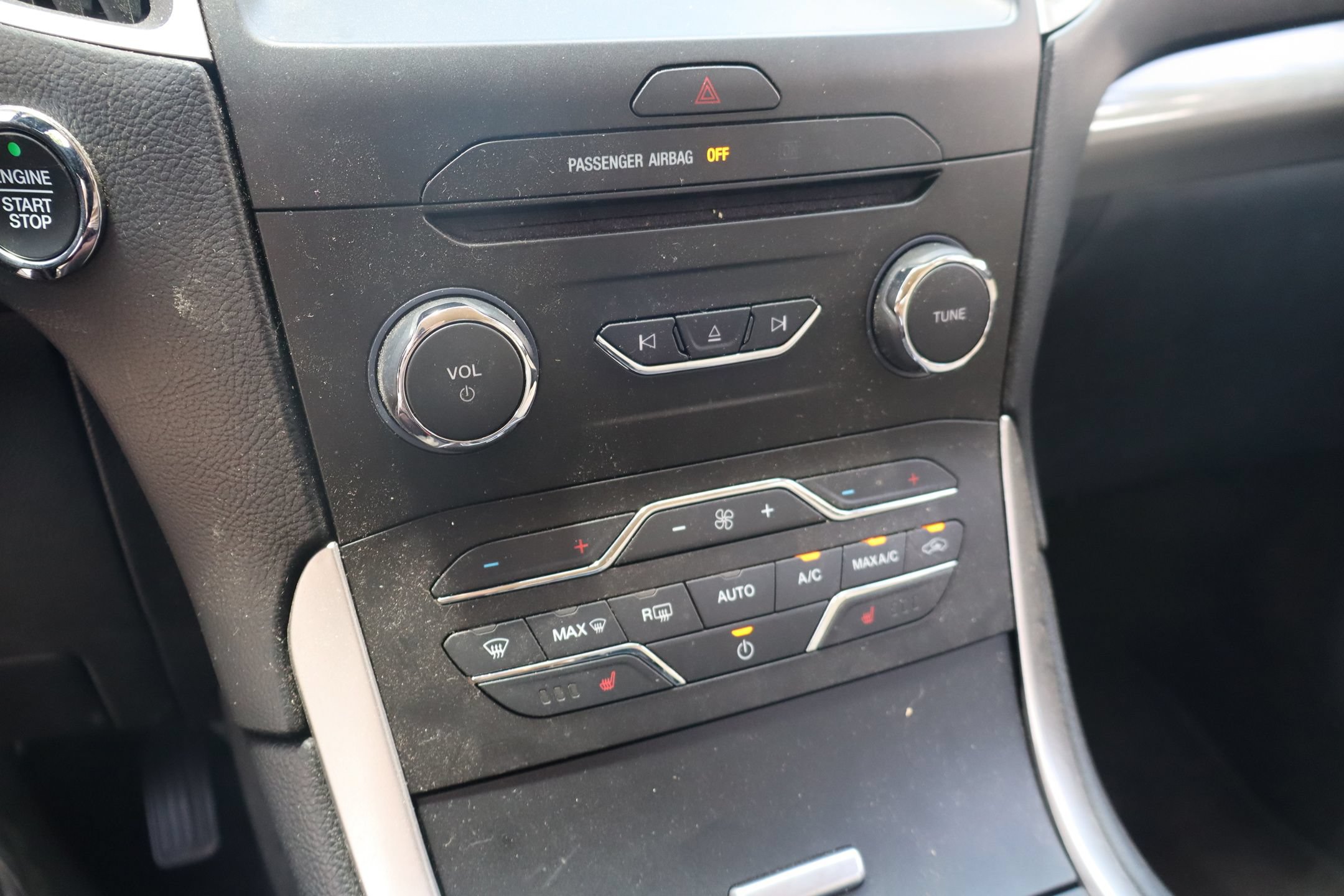 Used 2018 Ford Edge SEL w/ Equipment Group 201A FWD image 19