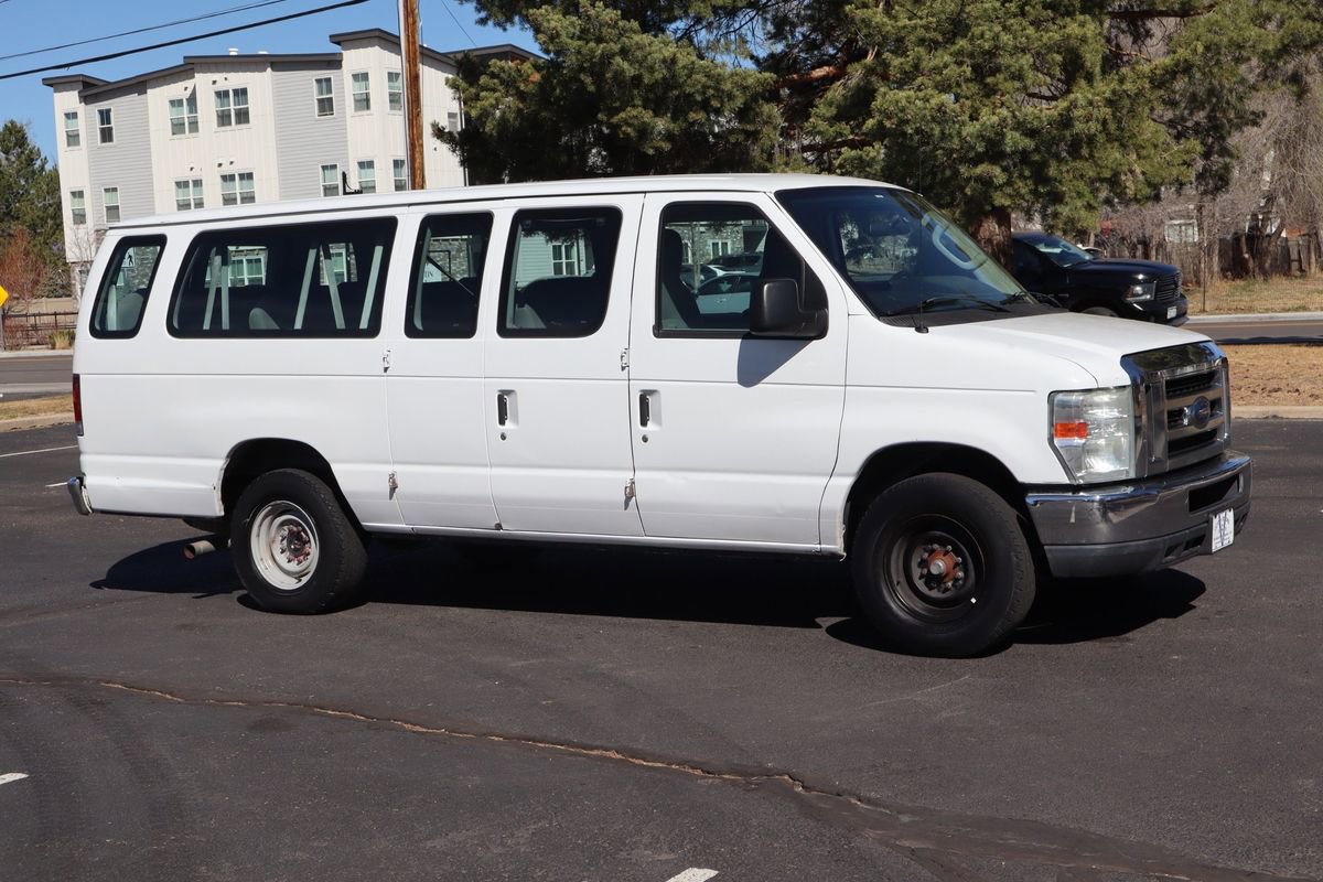 Used 2012 Ford E-350 and Econoline 350 XLT image 2