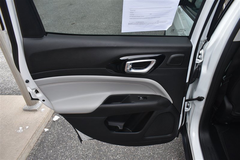 Used 2022 Jeep Compass Limited w/ Sun and Sound Group AWD/4WD image 26