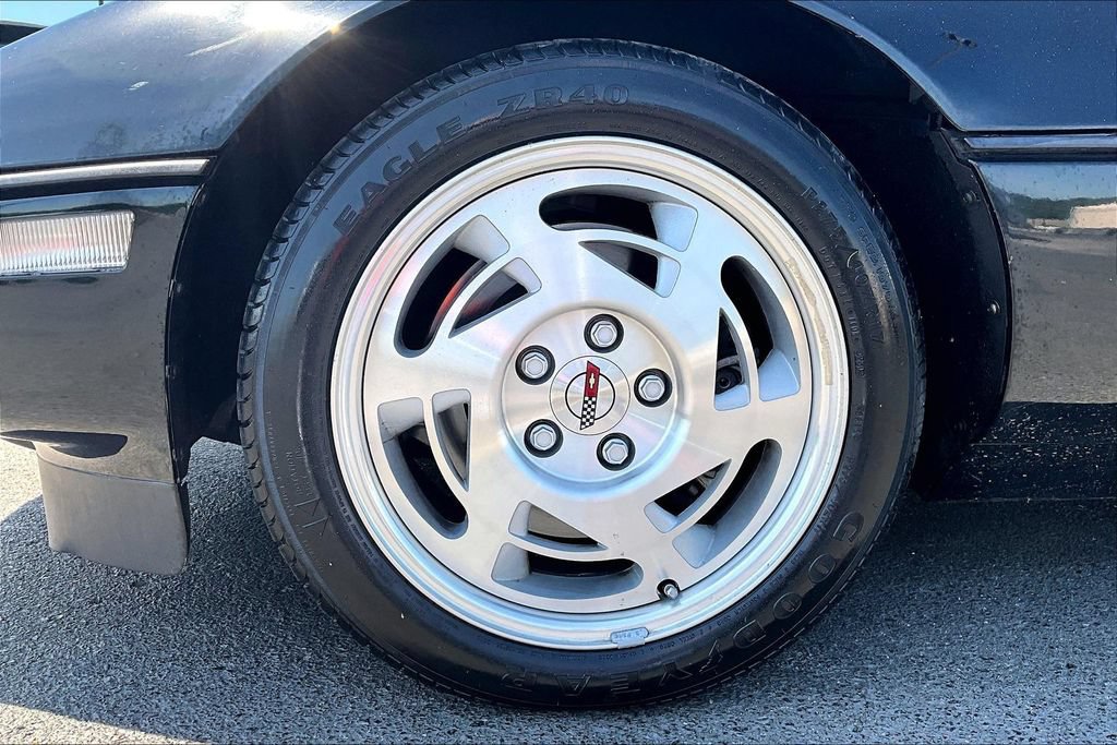 Used 1990 Chevrolet Corvette ZR-1 RWD image 31