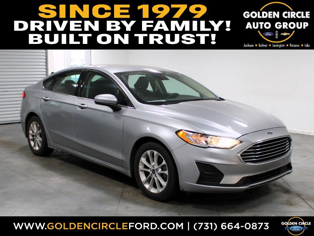 Used 2020 Ford Fusion SE image 1