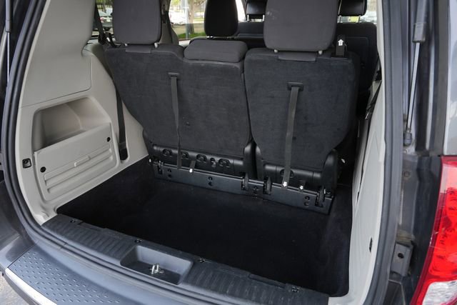 Used 2017 Dodge Grand Caravan SE w/ Power Window Group image 32
