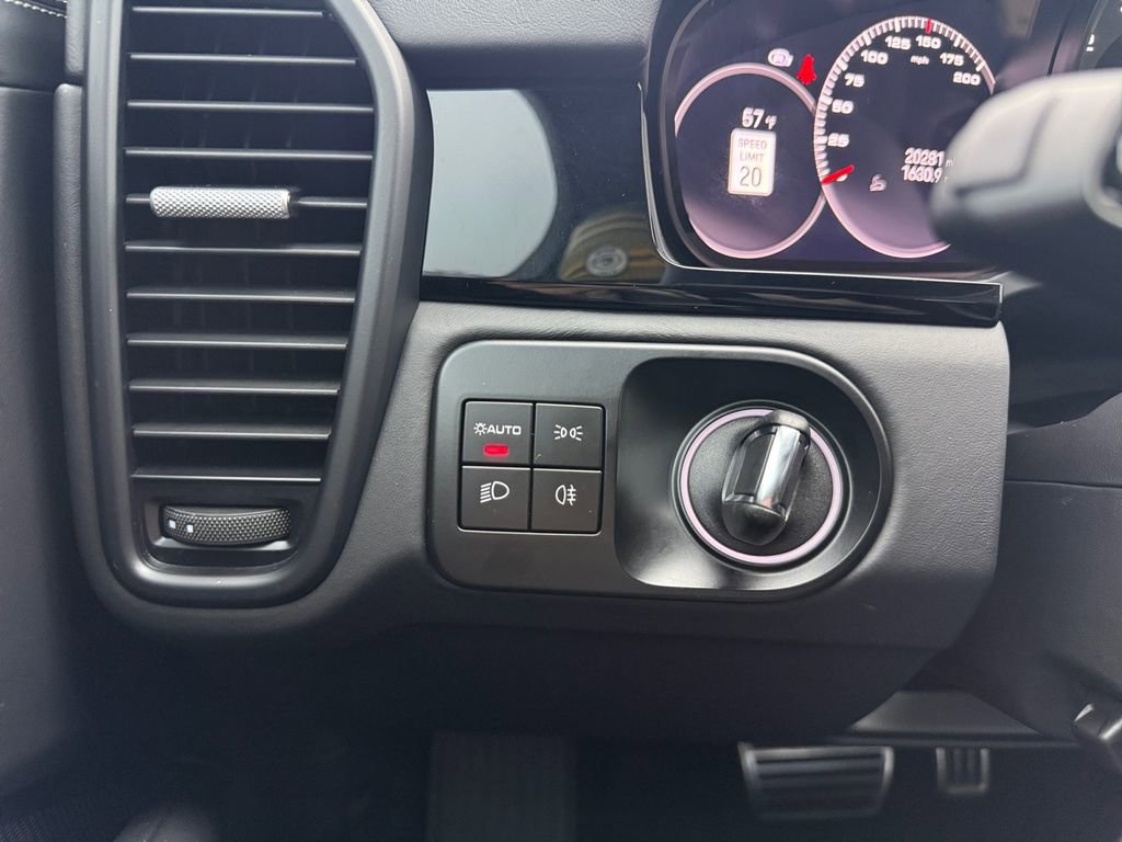 Used 2023 Porsche Cayenne Turbo GT AWD/4WD image 19