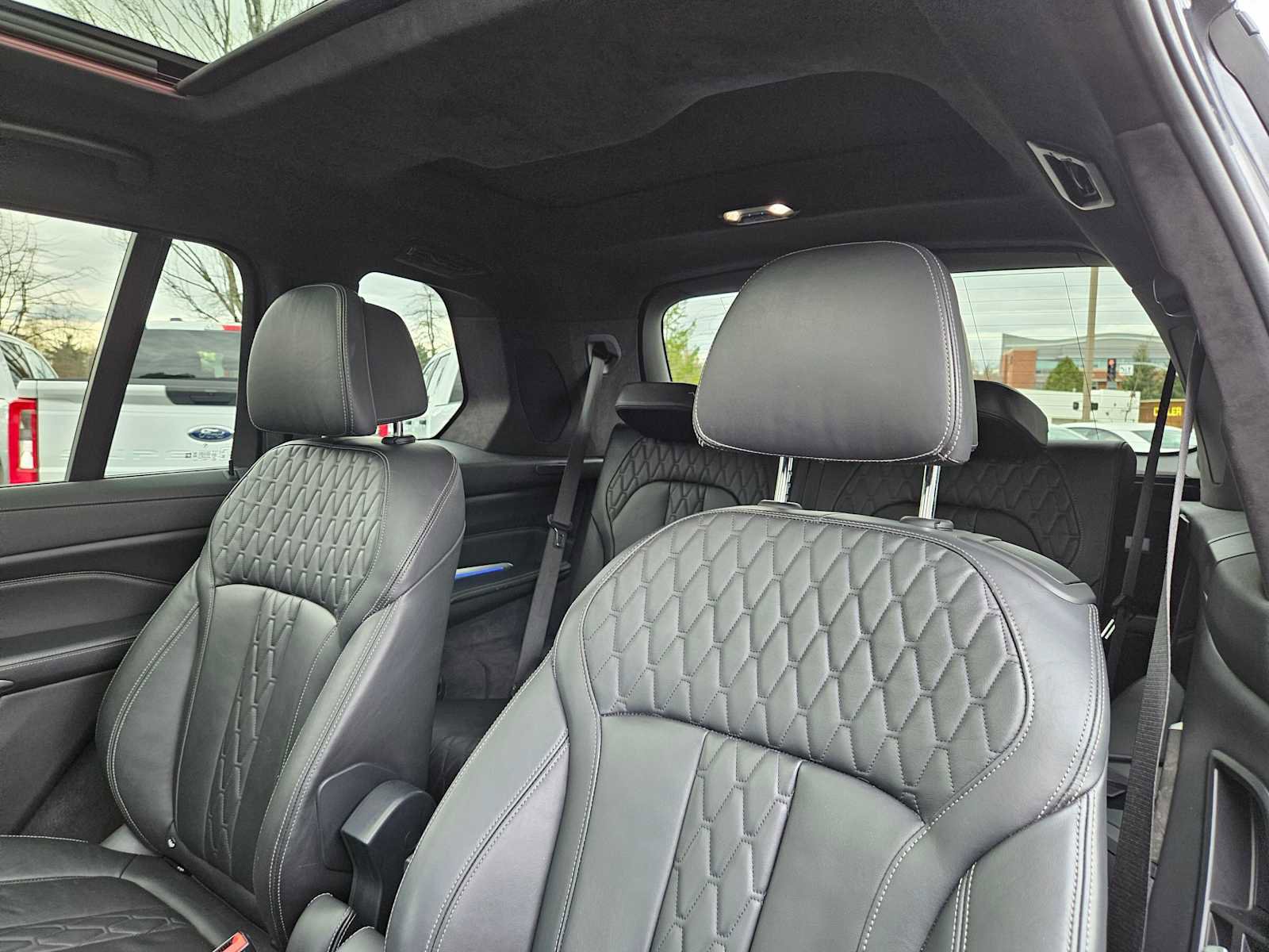 Used 2019 BMW X7 xDrive50i w/ M Sport Package image 21