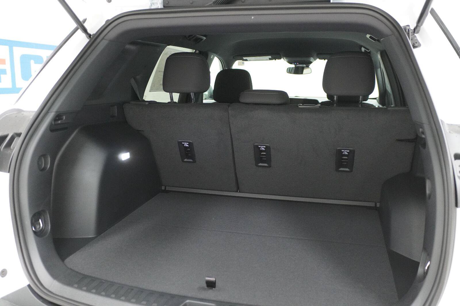 New 2027 Chevrolet Equinox LT FWD image 31