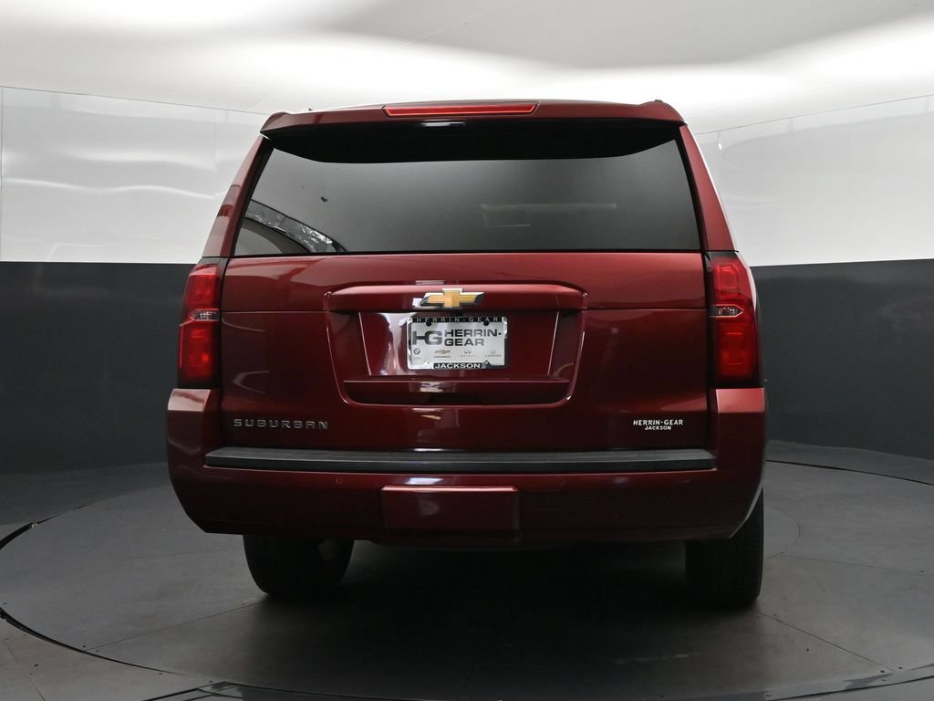 Used 2020 Chevrolet Suburban LT w/ Luxury Package RWD image 6