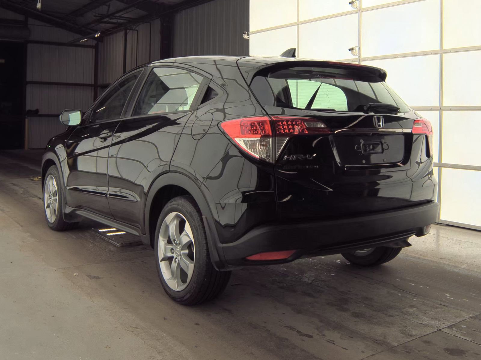 Used 2022 Honda HR-V LX image 10