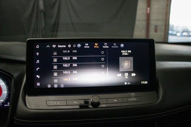 Used 2025 Nissan Rogue SL w/ Tech Package image 34