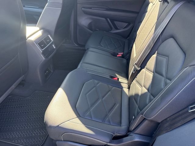 Certified 2025 Volkswagen Atlas Cross Sport SE image 30