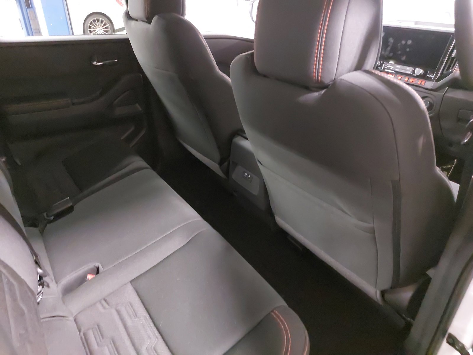 Used 2025 Nissan Frontier Pro-X image 11
