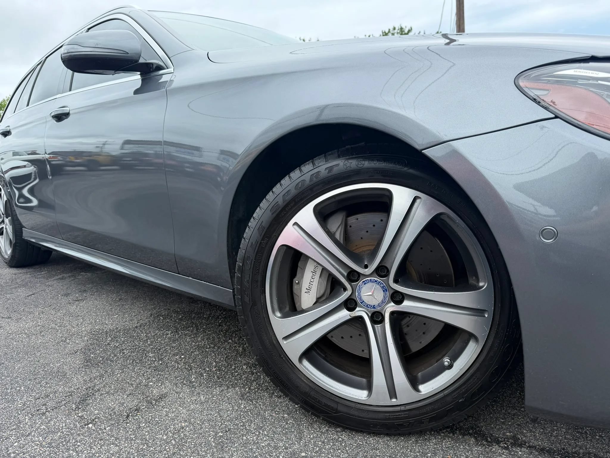 Used 2017 Mercedes-Benz E 400 4MATIC Wagon image 9