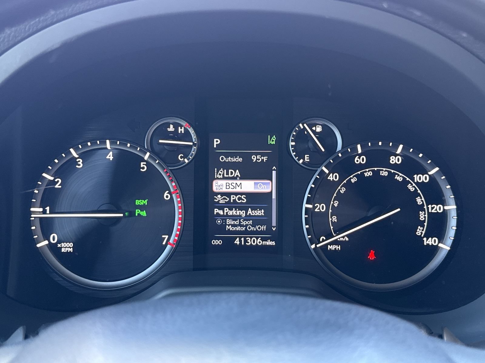 Used 2023 Lexus GX 460 Premium w/ Accessory Package AWD/4WD image 24