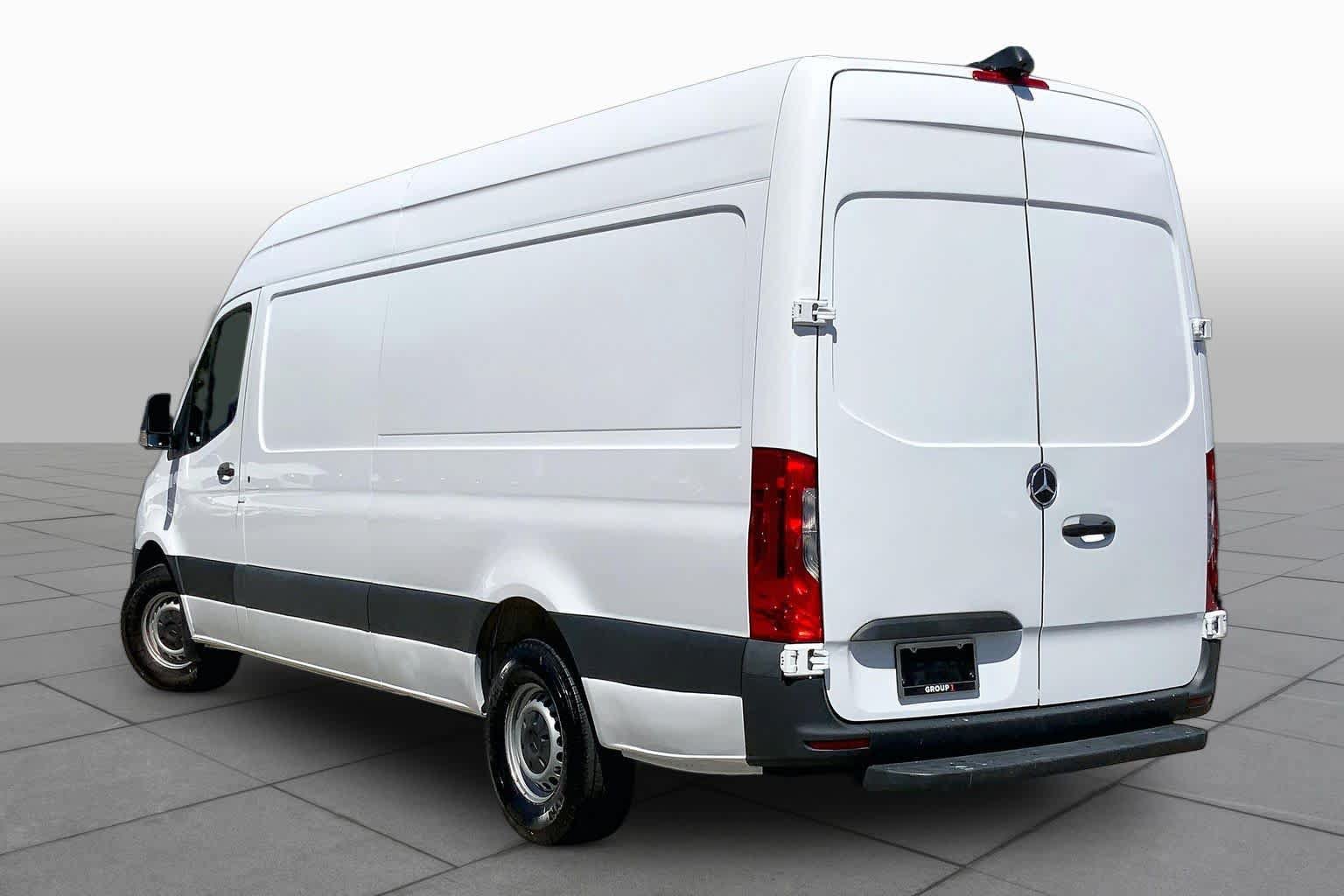 Used 2022 Mercedes-Benz Sprinter 2500 image 12