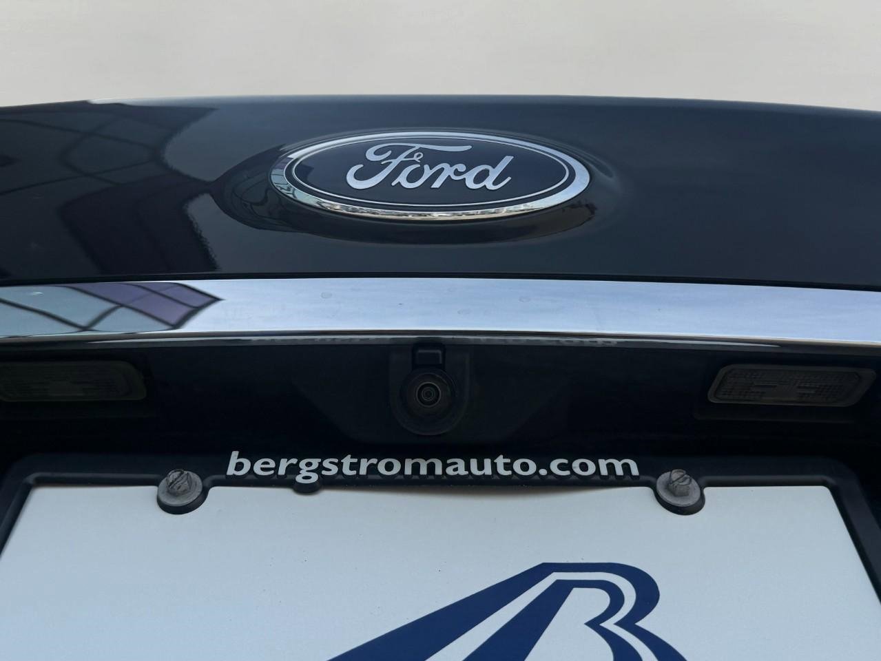 Used 2020 Ford Edge Titanium w/ Equipment Group 301A AWD/4WD image 11