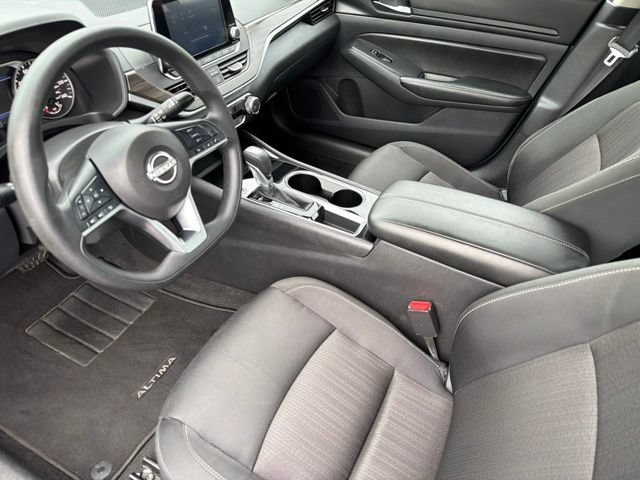Used 2024 Nissan Altima 2.5 SV FWD image 11