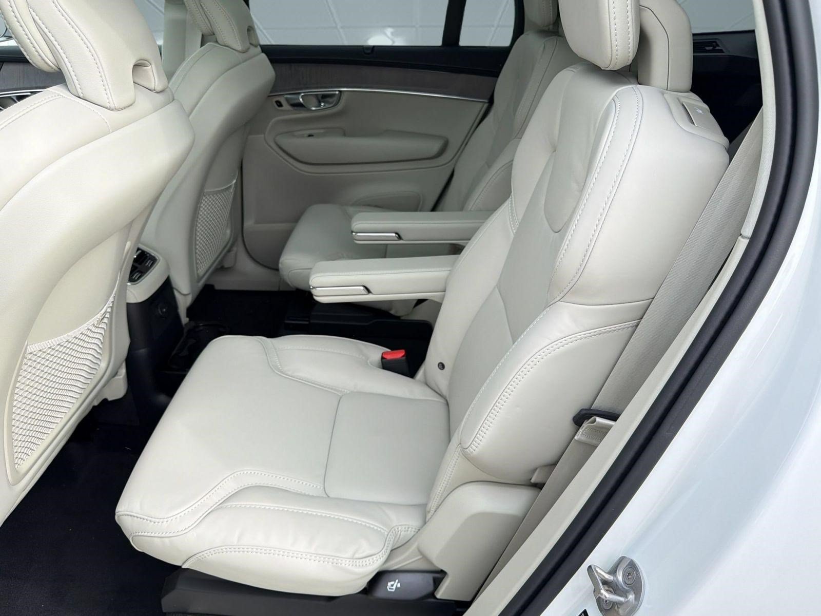 Used 2026 Volvo XC90 T8 Ultra w/ Protection Package Premier AWD/4WD image 14