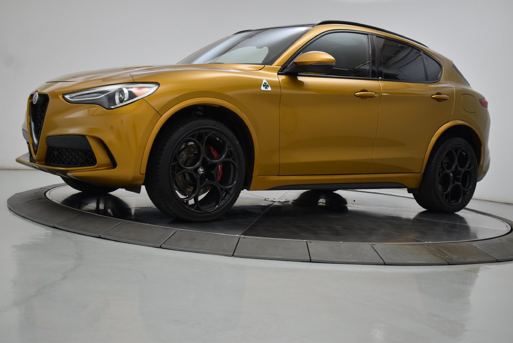 Used 2022 Alfa Romeo Stelvio Quadrifoglio w/ Active Assist Plus Package AWD/4WD image 18