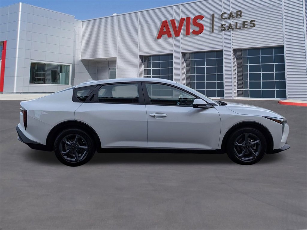 Used 2025 Kia K4 LXS image 5
