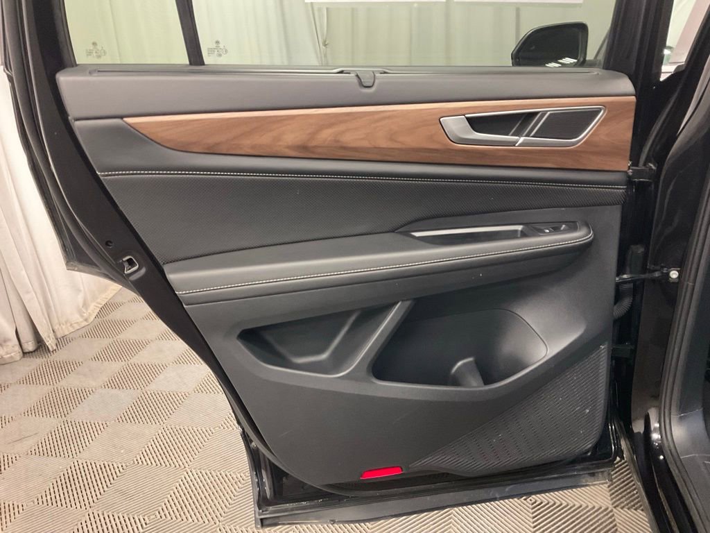 Used 2024 Volkswagen Atlas SE image 30