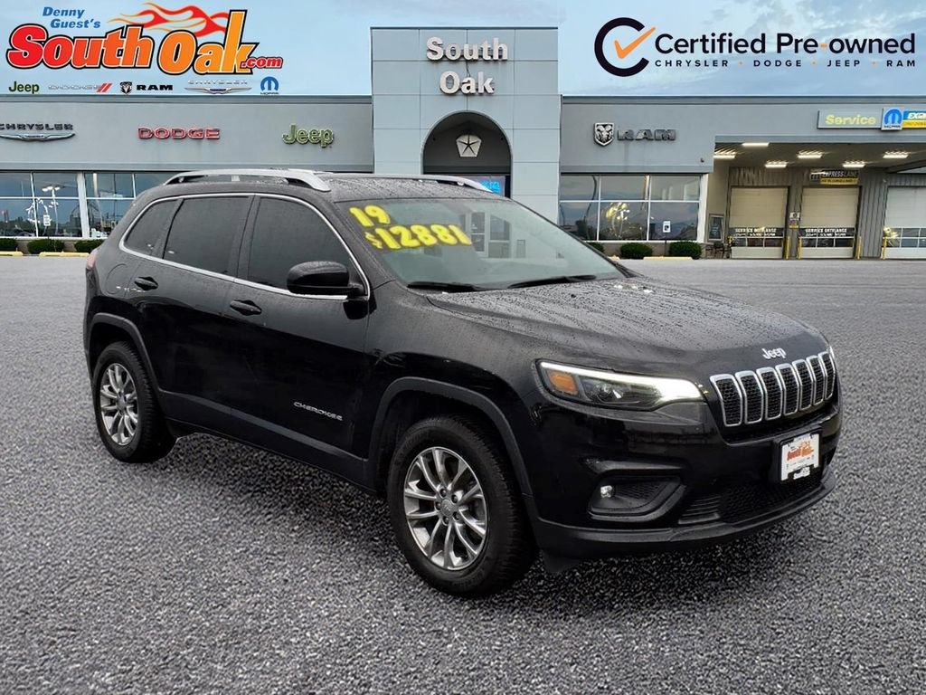 Certified 2019 Jeep Cherokee Latitude Plus w/ Cold Weather Group AWD/4WD image 1