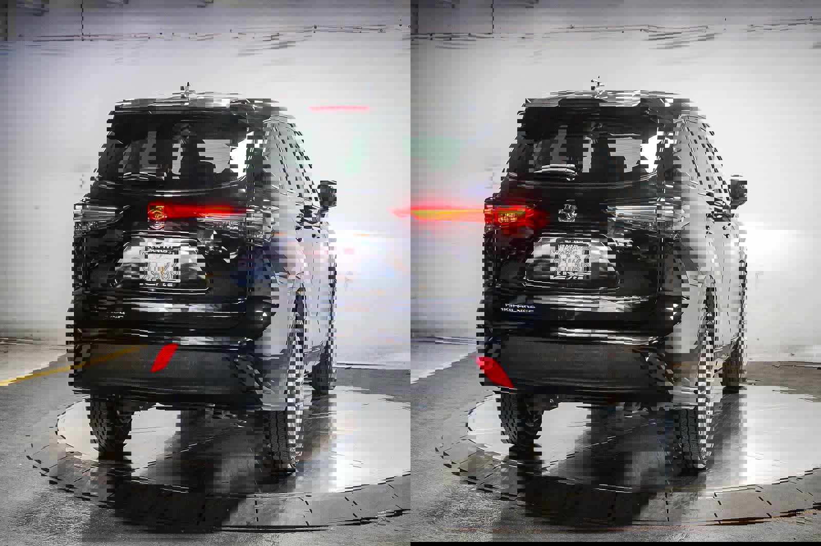 Used 2023 Toyota Highlander L image 6