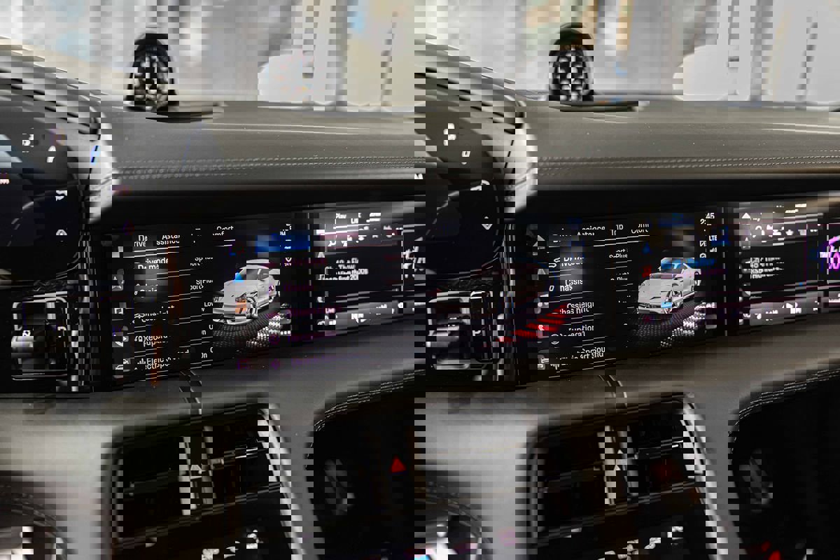 Used 2022 Porsche Taycan GTS image 29