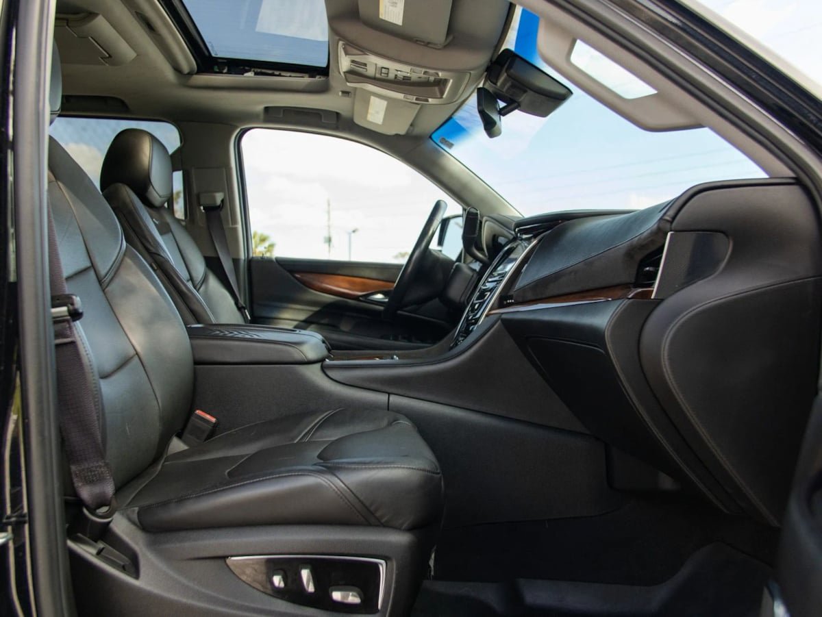 Used 2016 Cadillac Escalade ESV Luxury AWD/4WD image 25
