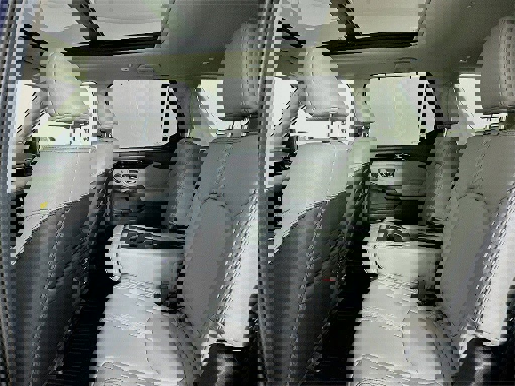 New 2025 Honda Pilot Touring image 13