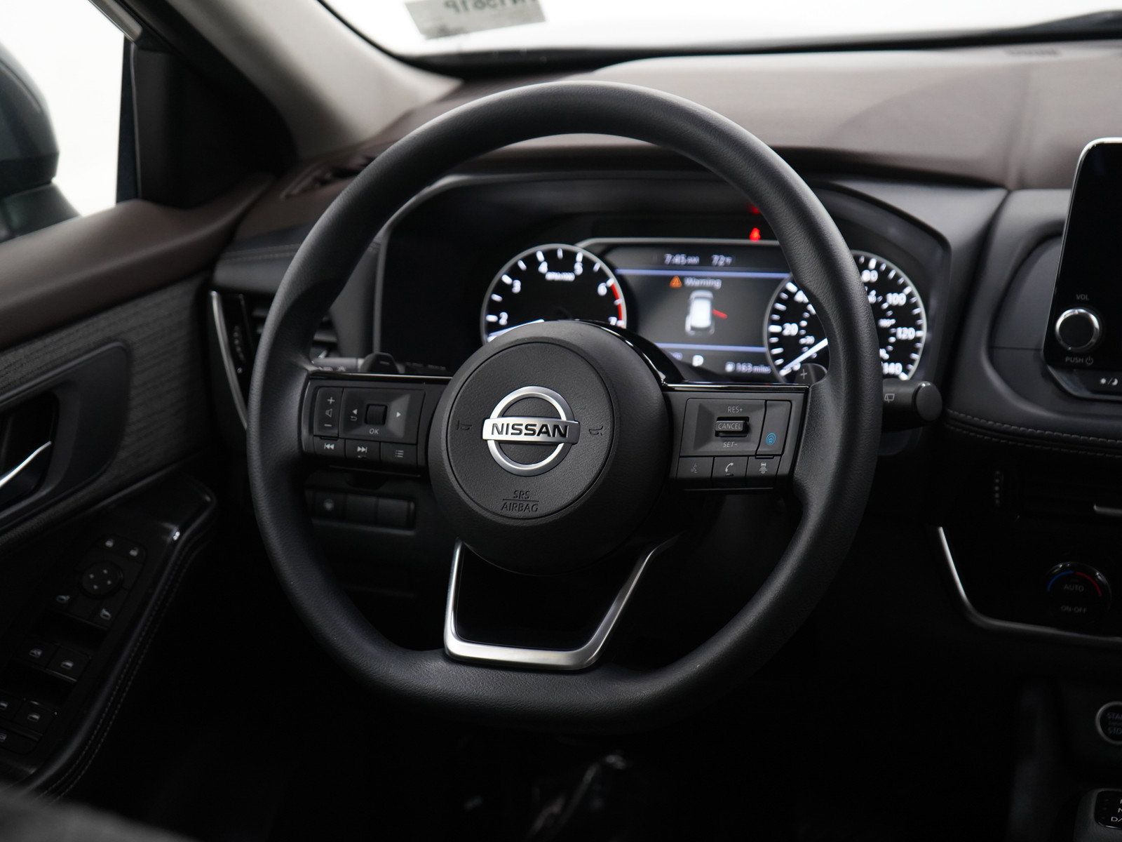 Used 2021 Nissan Rogue SV image 13