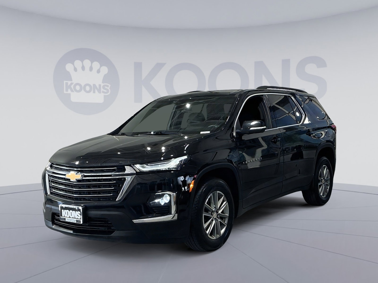 Used 2023 Chevrolet Traverse LT