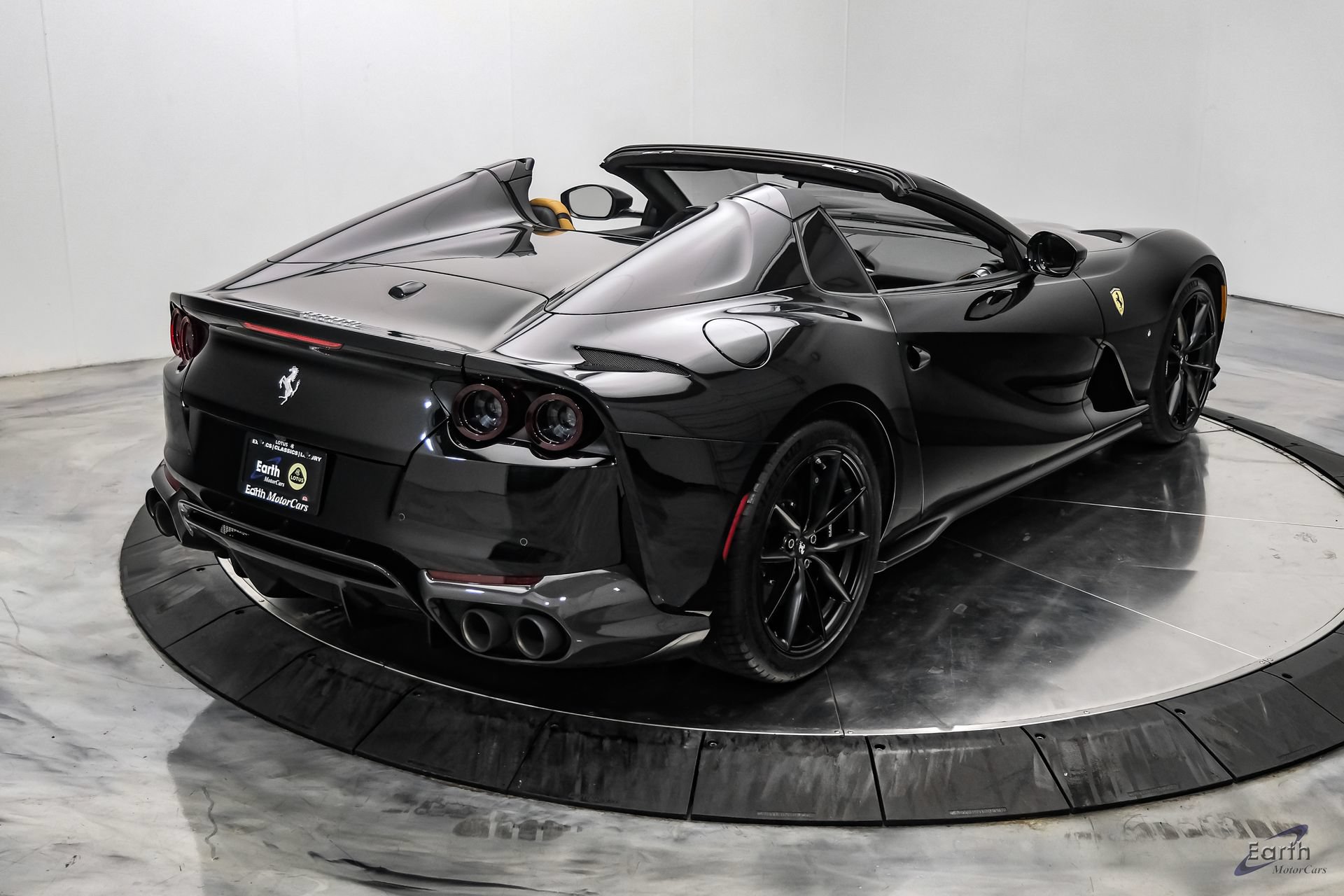 Used 2022 Ferrari 812 GTS RWD image 23