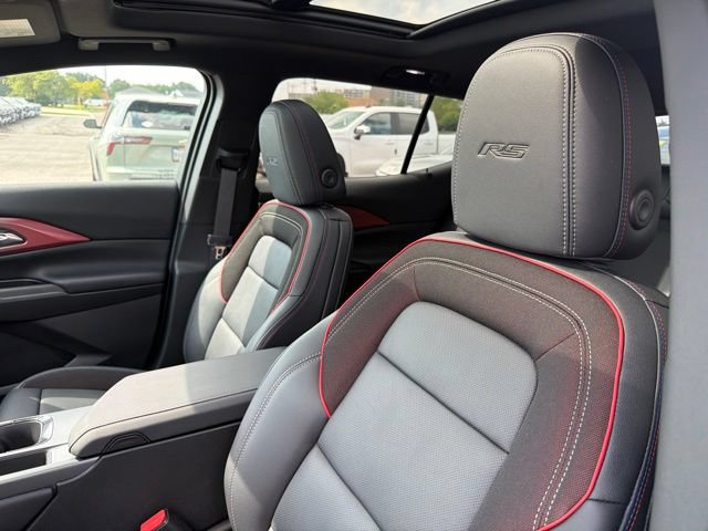 New 2025 Chevrolet Equinox EV RS w/ Convenience Package II AWD/4WD image 13