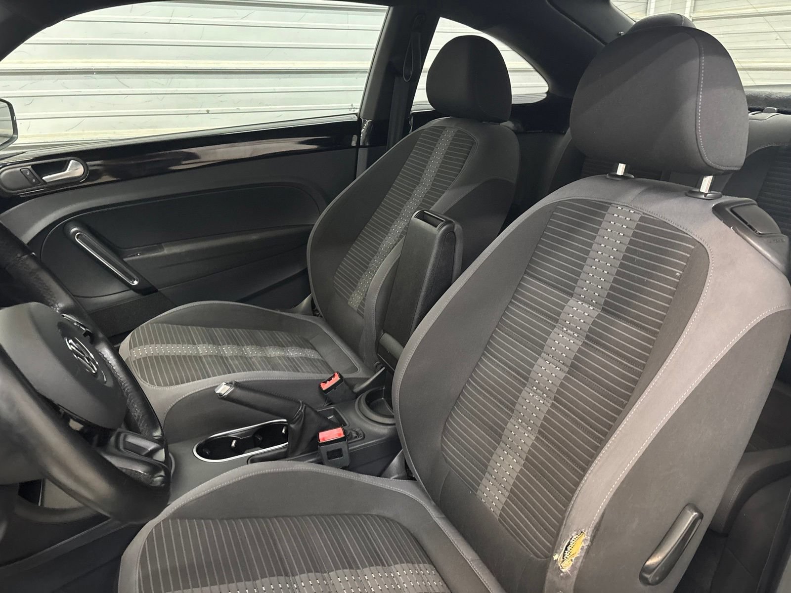 Used 2014 Volkswagen Beetle R-Line FWD image 11