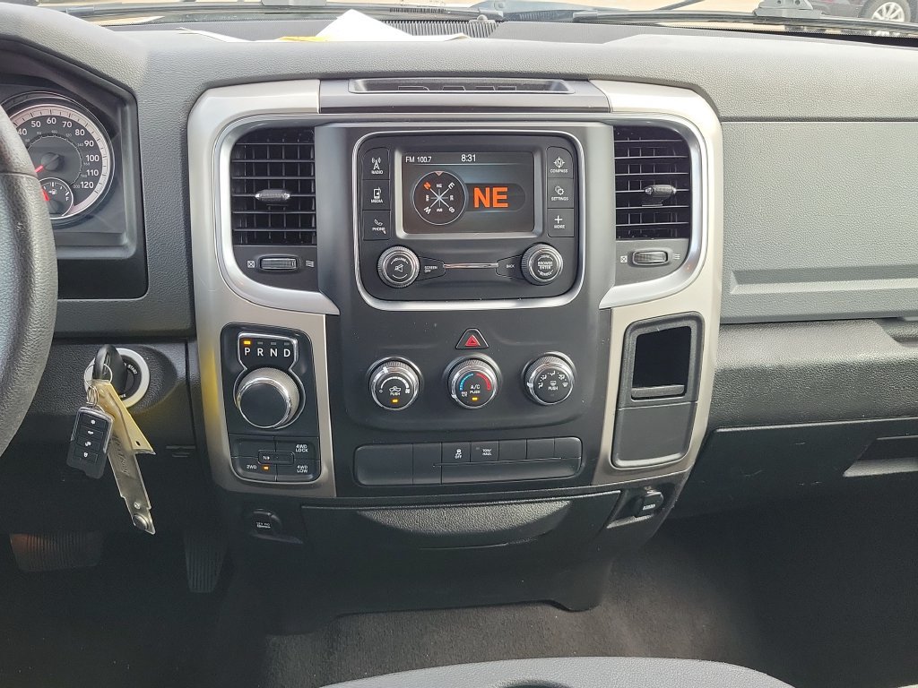 Used 2020 RAM 1500 Classic SLT AWD/4WD image 30